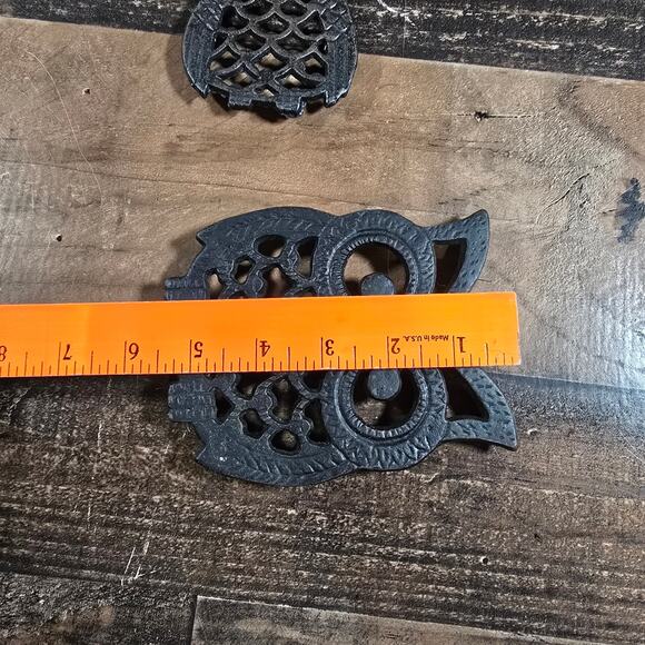 Retro Farmhouse Owl Trivets - Black Cast Iron - Set of 2 - Picture 4 of 7